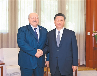 【人民日报】习近平会见白俄罗斯总统卢卡申科